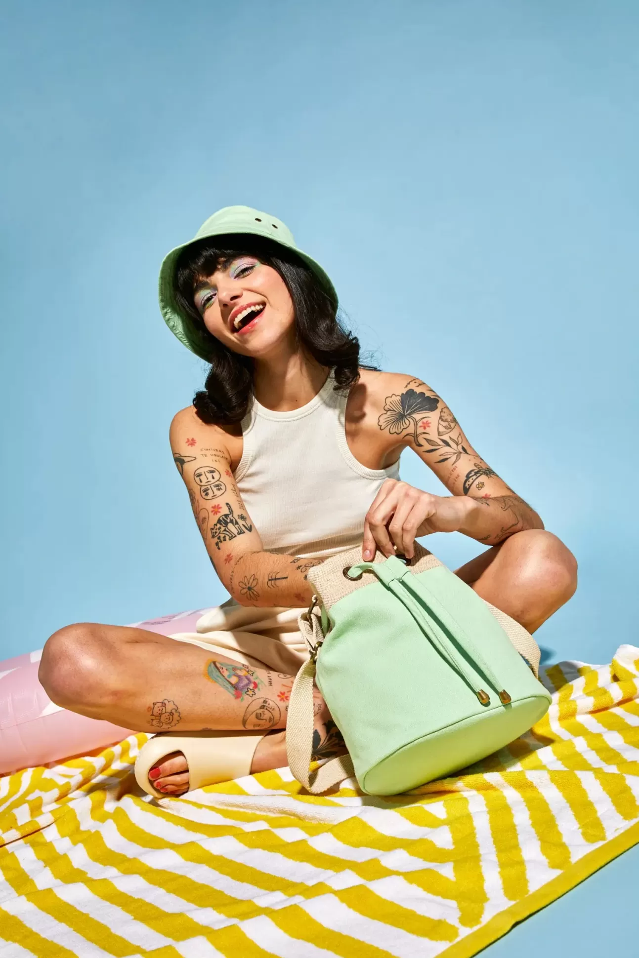 Hindbag Handbag>Julie Iced Mint Bucket Bag